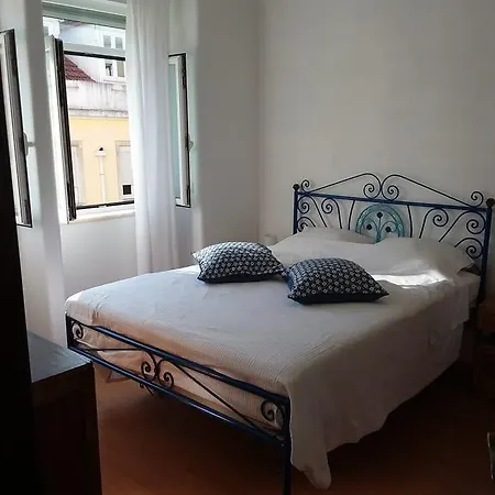 Apartment My Romantic Flat Close To Alfama *