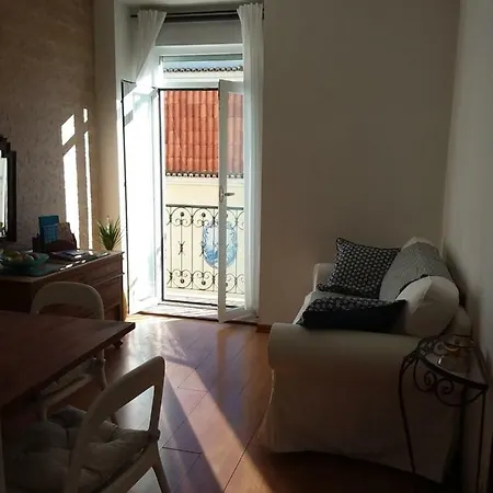 My Romantic Flat Close To Alfama * Лісабон